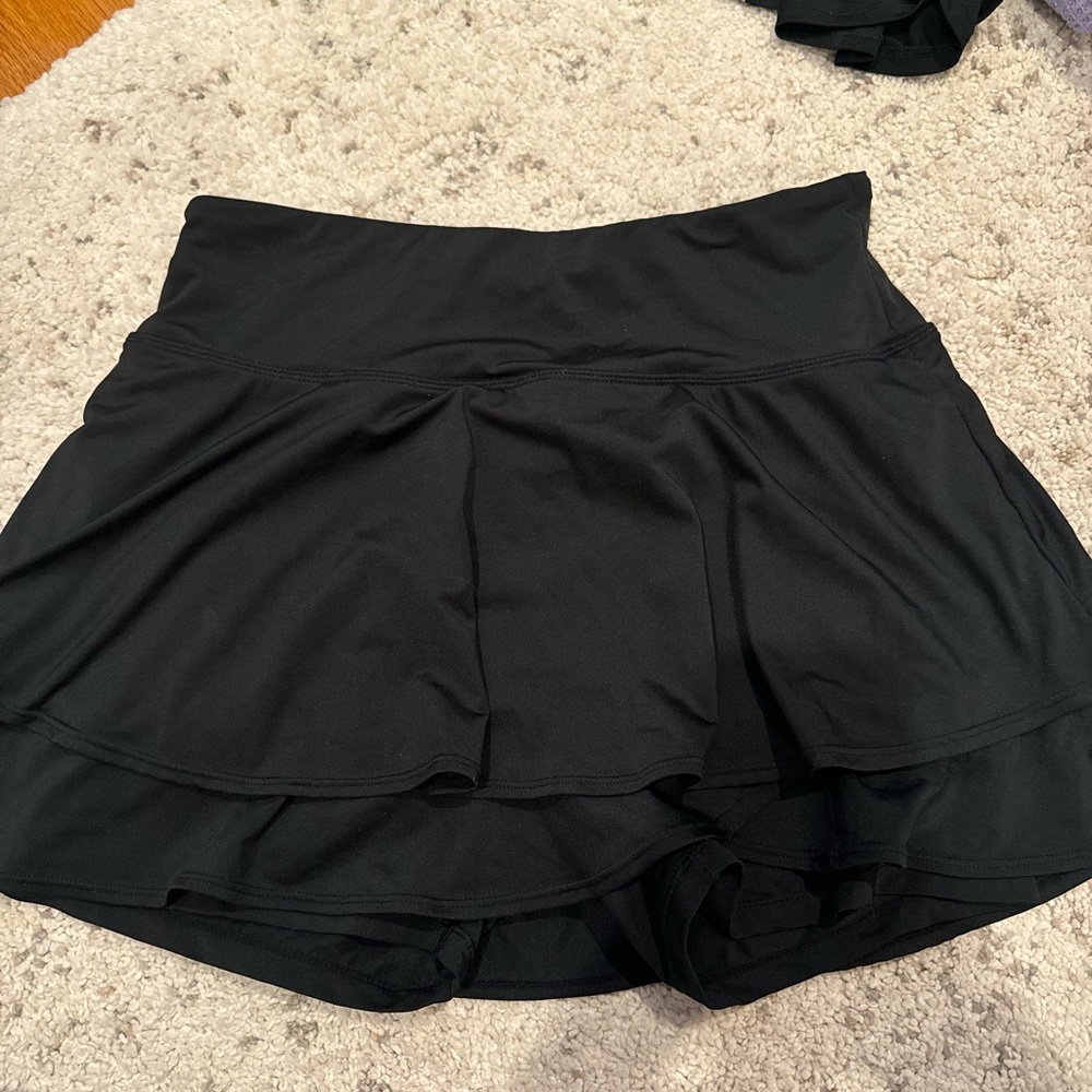 Baleaf black tennis skirt.